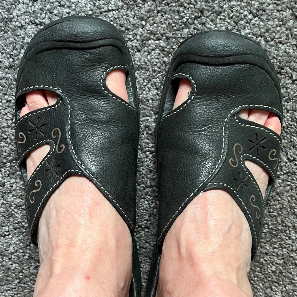 Women’s Keen Black Slides. Size 6 1/2
